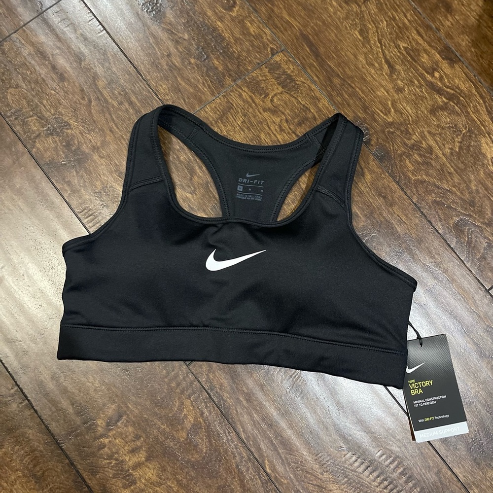 NWT Nike sports bra